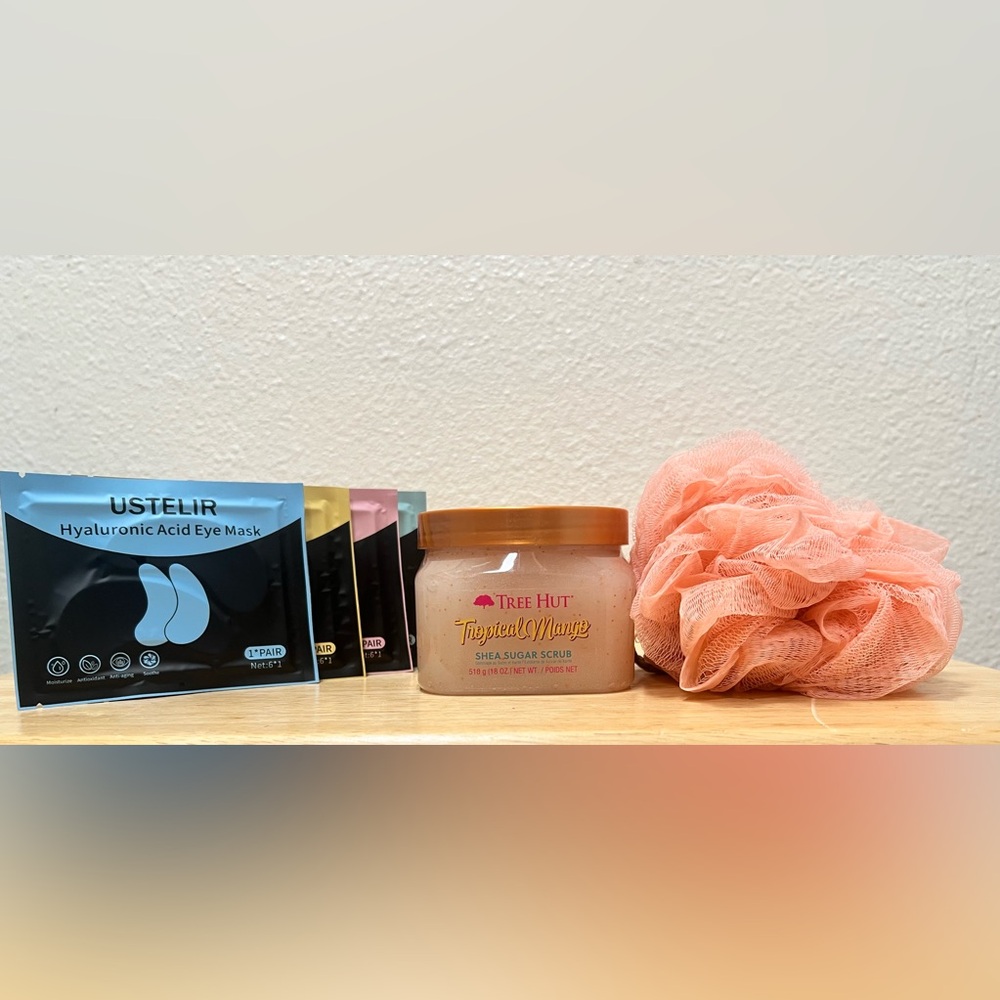 Tree Hut Tropical Mango Sugar Scrub with Eye Masks and Peach Loofah Set NWOT